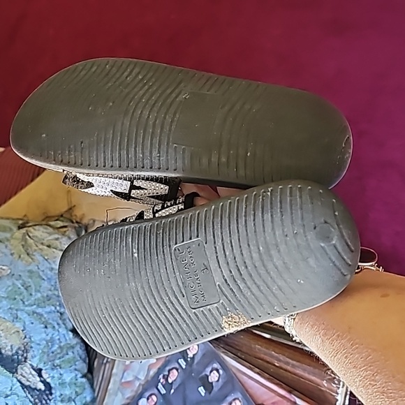 MK Gilmore Slides - Picture 8 of 8